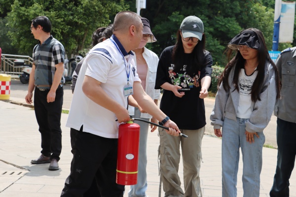 Ծ(zhn)δ ȼ (i)St(y)Ժt(y)Ժȫ(sh)(zhn)ݾM(jn)Еr(sh)