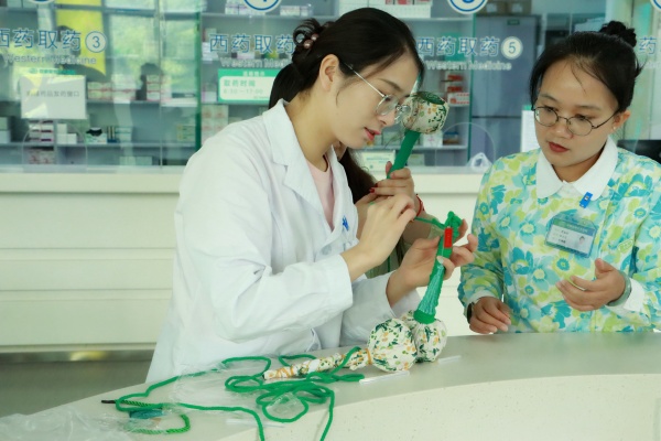 жĸͬ|ԺĸH(ji)}ӈAMek!